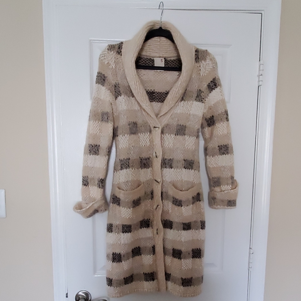 Super cute sweater made with alpaca fur!